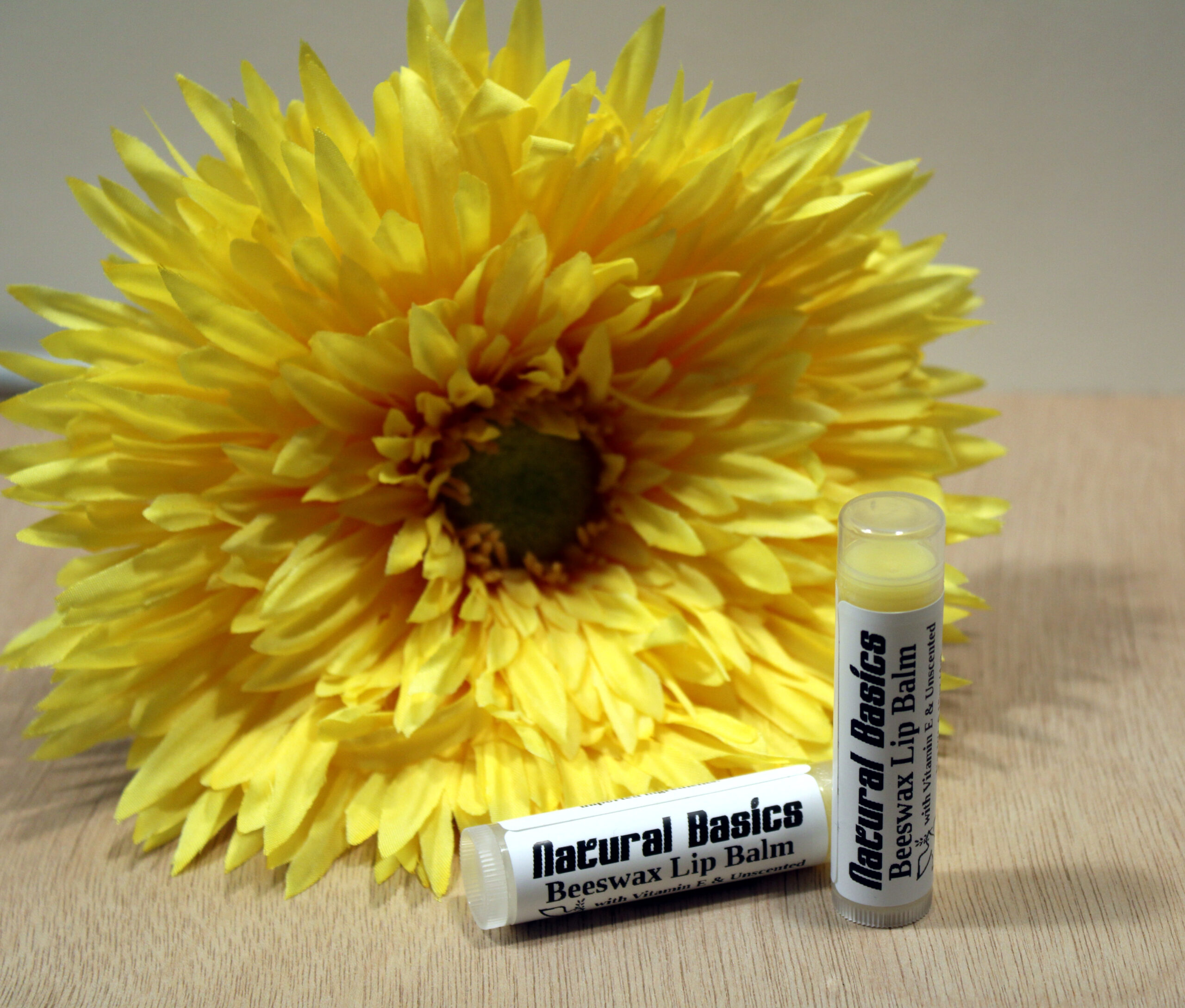 Preview: Beeswax Lip Balm with Vitamin E, Unscented (0.15oz)